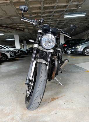 TRIUMPH SPEED TWIN 